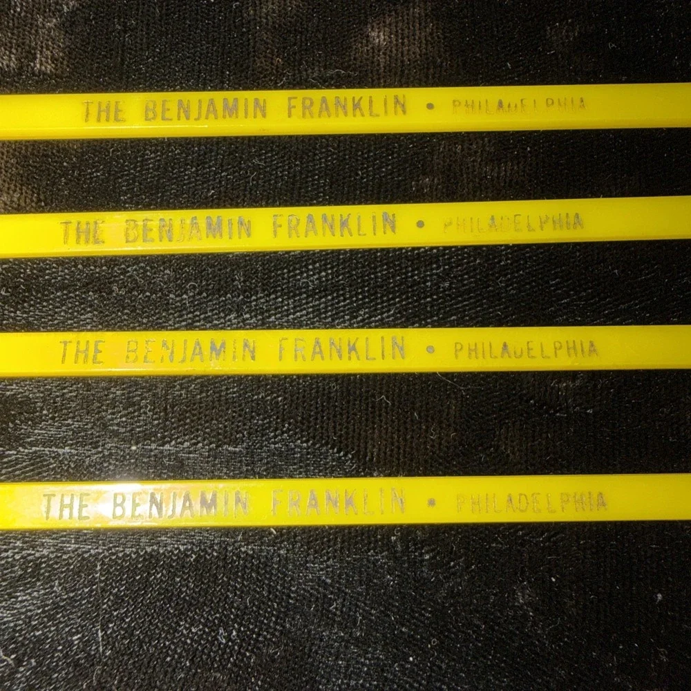 4 Vtg The Benjamin Franklin Philadelphia Yellow Swizzle Stirrer Sticks Garnish